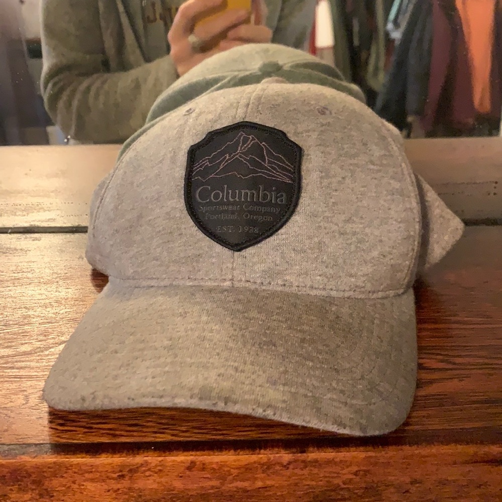 Gray Columbia Men’s Hat